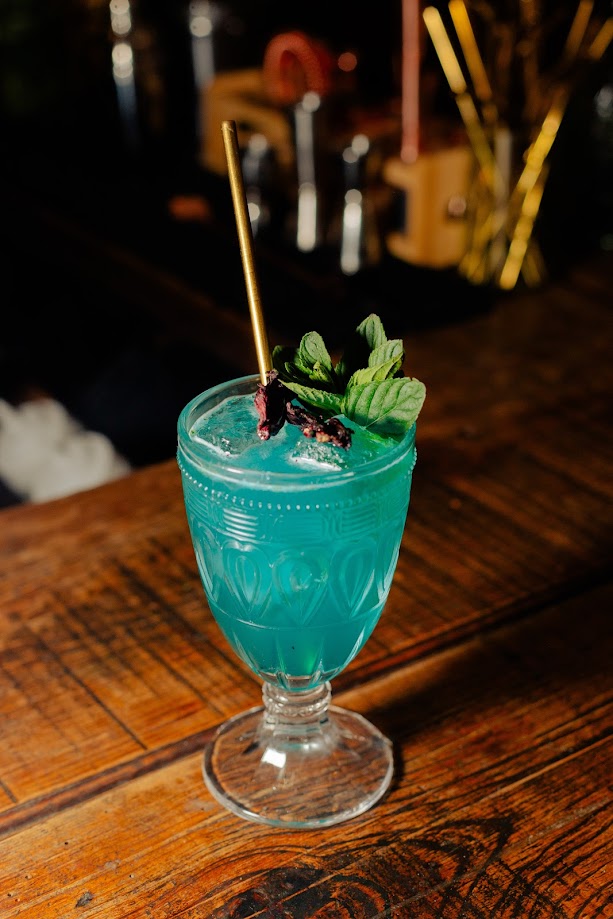 Coctel Flor Azul espinas Rojas