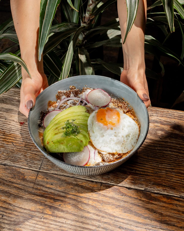 Chilaquiles con mole