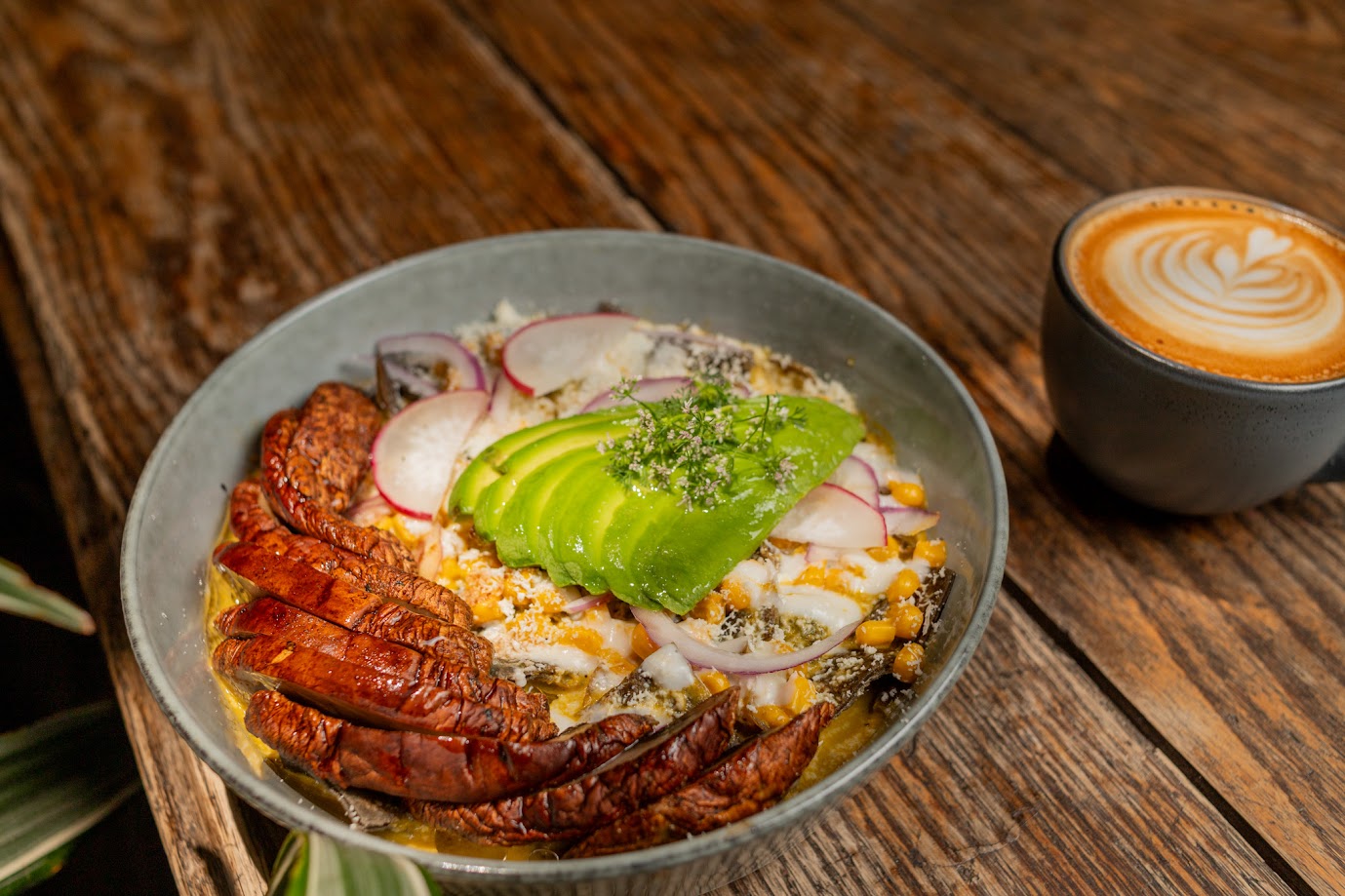 Chilaquiles en salsa de poblano